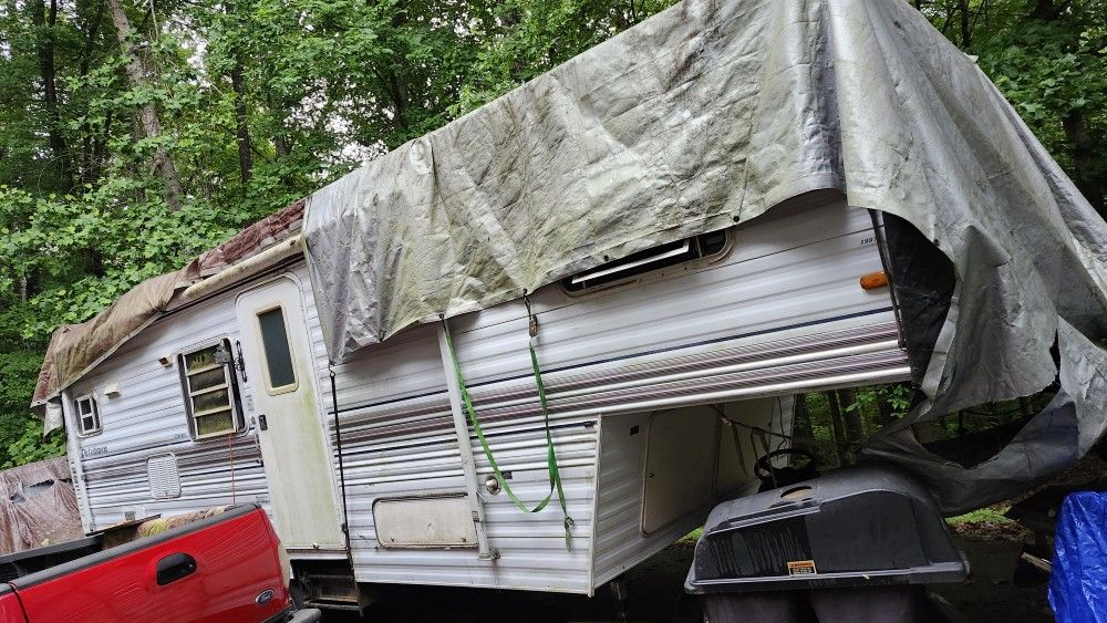 5th Wheel Camper