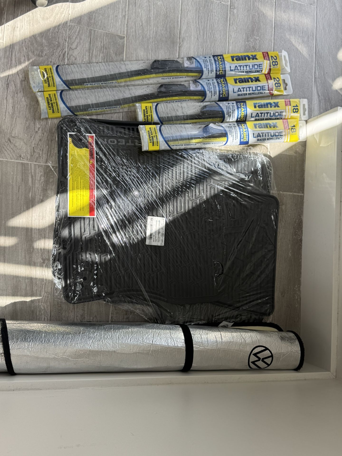 VW ID.4 Car Gear: Mats, Windshield Cover & Wipers