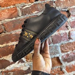 Mens Versace | La Greca Low Top Sneaker- Size 42 | 9 