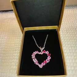 NEW Sparkly Heart Pendant Necklace 