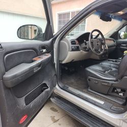 It’s a Truck Year Is 2007 It Has Plates 