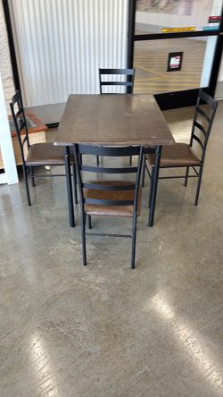 Nice Table! Delivery Available!!!!