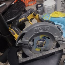 DeWalt Circular Saw 