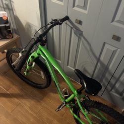 Specialized Bike 24 Inch Hotrock 