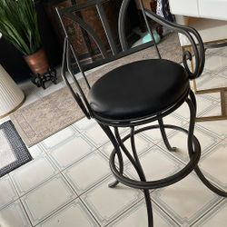 Set Of Six Stools 2 Bar And 4 Counter 