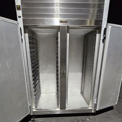 Traulsen Refrigerator With Bakery Racks Get Free Lo Delivery 1st 6-Mo Wnty