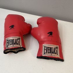 Vintage Everlast Boxing Gloves – Red, Made in USA – Collectible Condition