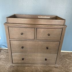 Simmons 4 Drawer Dresser 