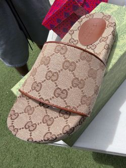Gucci Gg slides