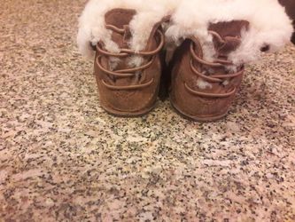 Size small uggs for babies