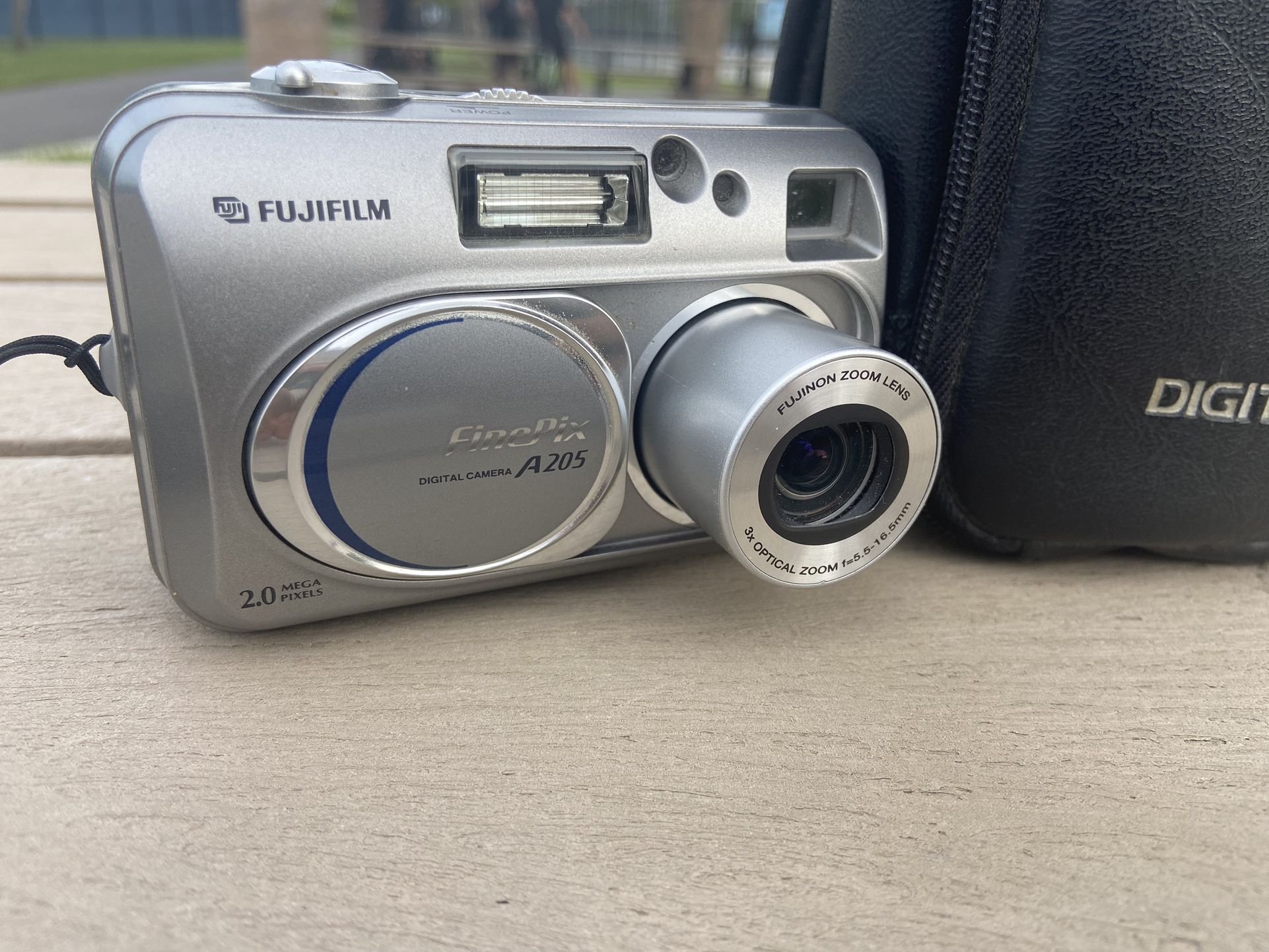 Fujifim Finepix S9100 Digital Point&Shoot camera w/strap
