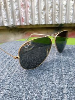 Ray-Ban Aviator Sunglasses w/ case