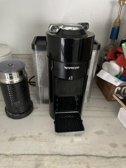Nespresso machine With frother 