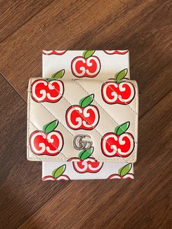 Gucci limited edition marmont wallet