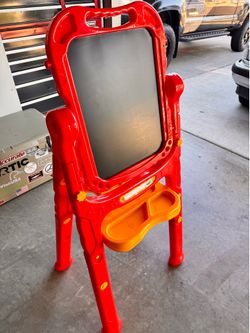 Children’s double sided easel