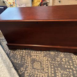Lane cedar chest