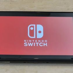 Unpatched Nintendo Switch With Joycons