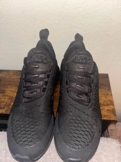 Nike AirMax 270 size 9W Black
