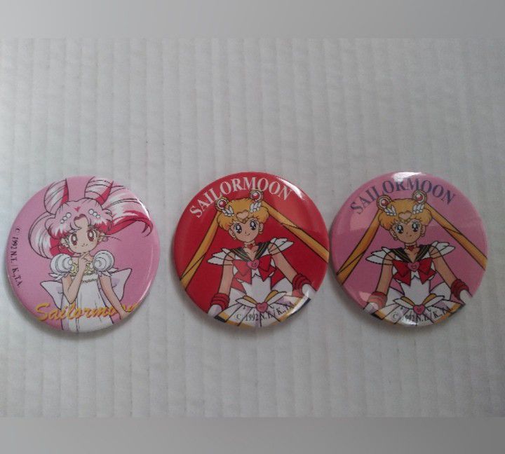 
Collectible Sailor Moon 1992 Vintage Button Pin Lot of 3 