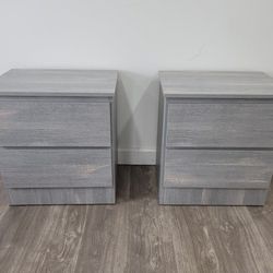 Two Nightstands  - Dos Mesitas de noche