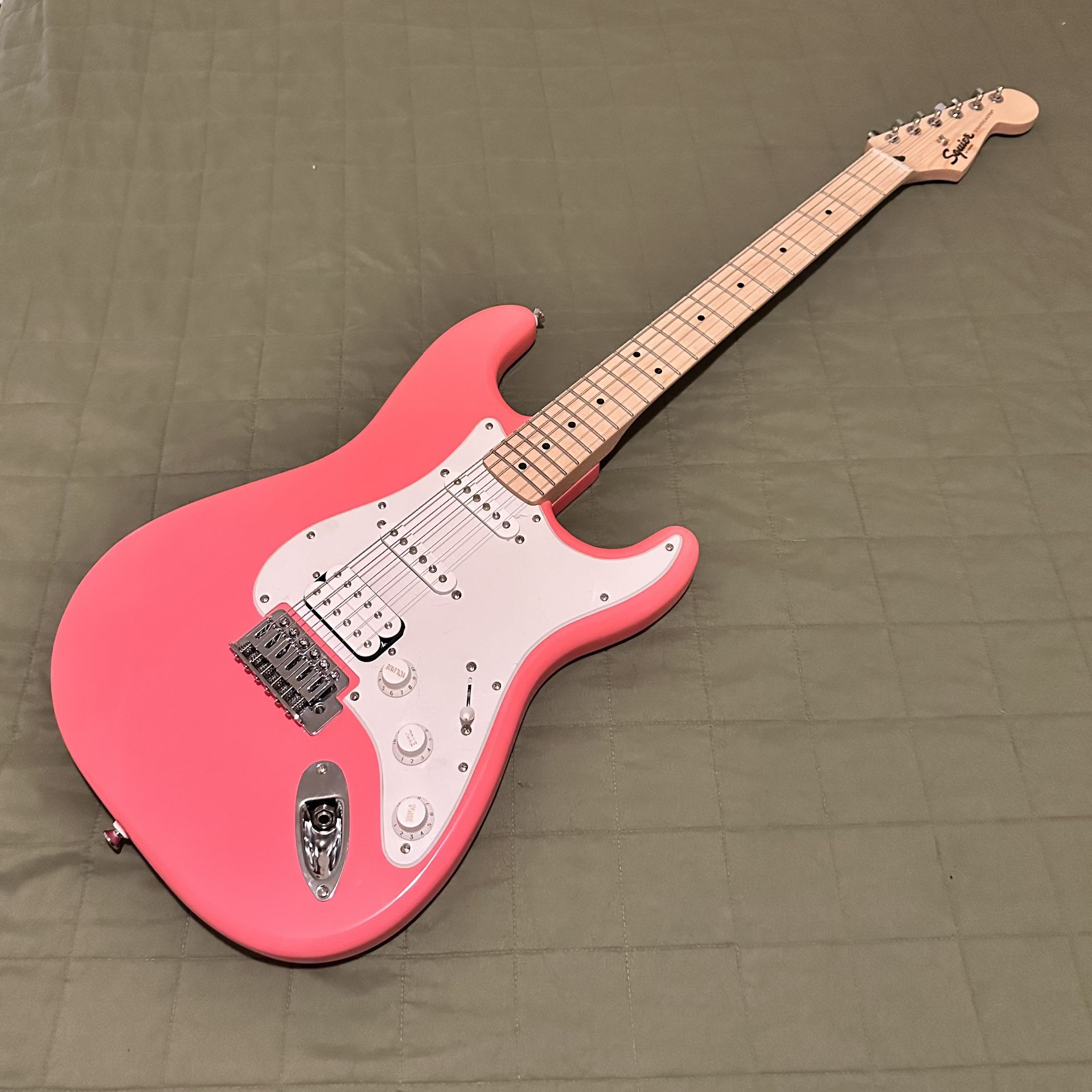 Squier Strat By Fender HSS Stratocaster Tahitian Coral