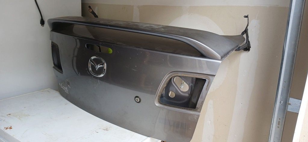 Mazda 3 Trunk