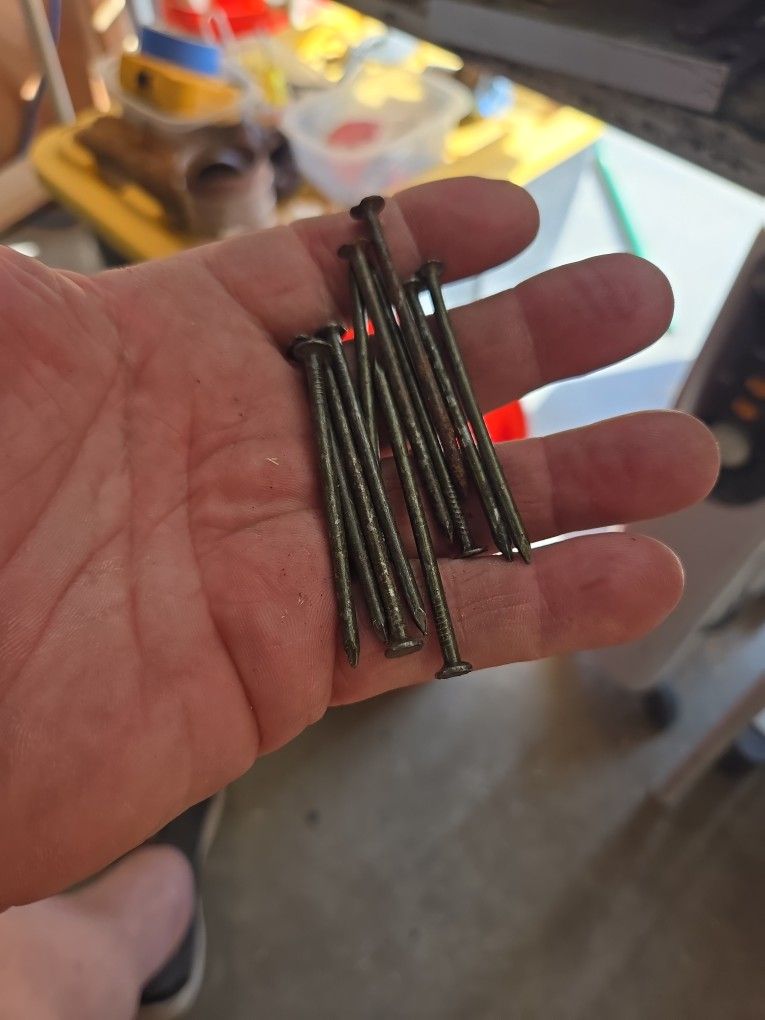 2 1/2" Framing Nails 40 Lb. Bucket