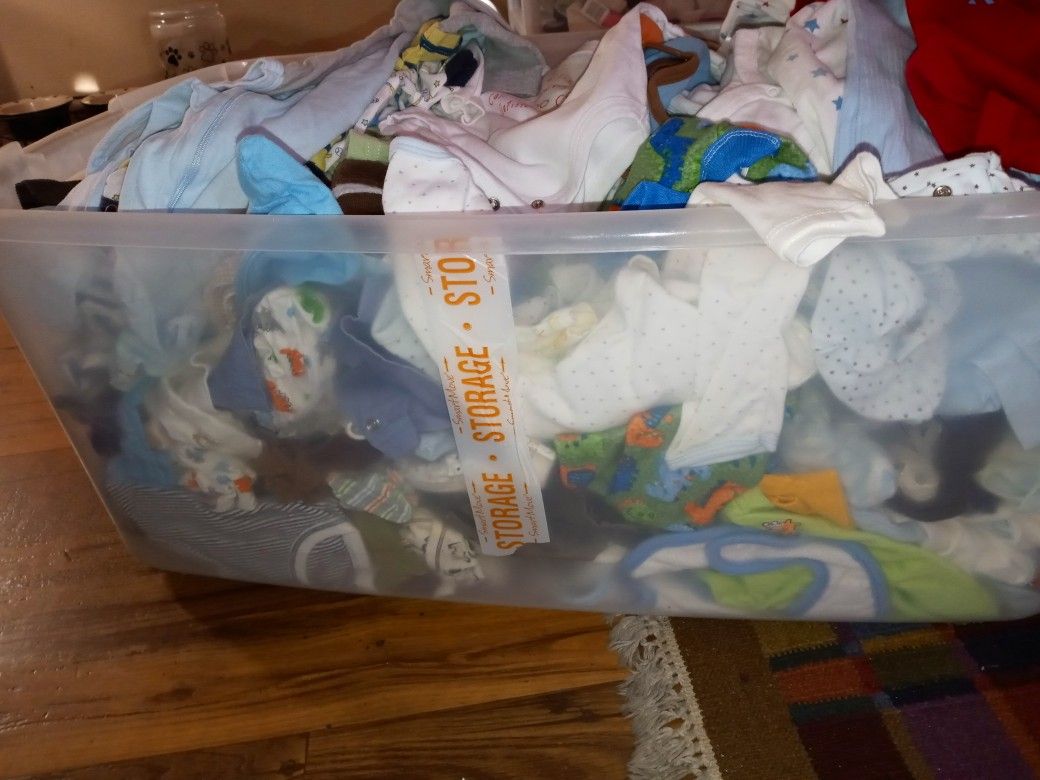 Big tub of boys clothes from 0-6 months