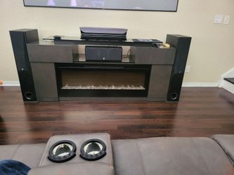Speakers - Yamaha 2 tower speakers & center speaker. With Sony Digital/Audio/Video receiver.