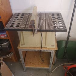 Table Saw With Stand.