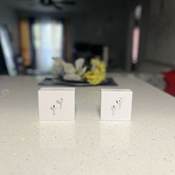 Headphones gen 4 and gen 3