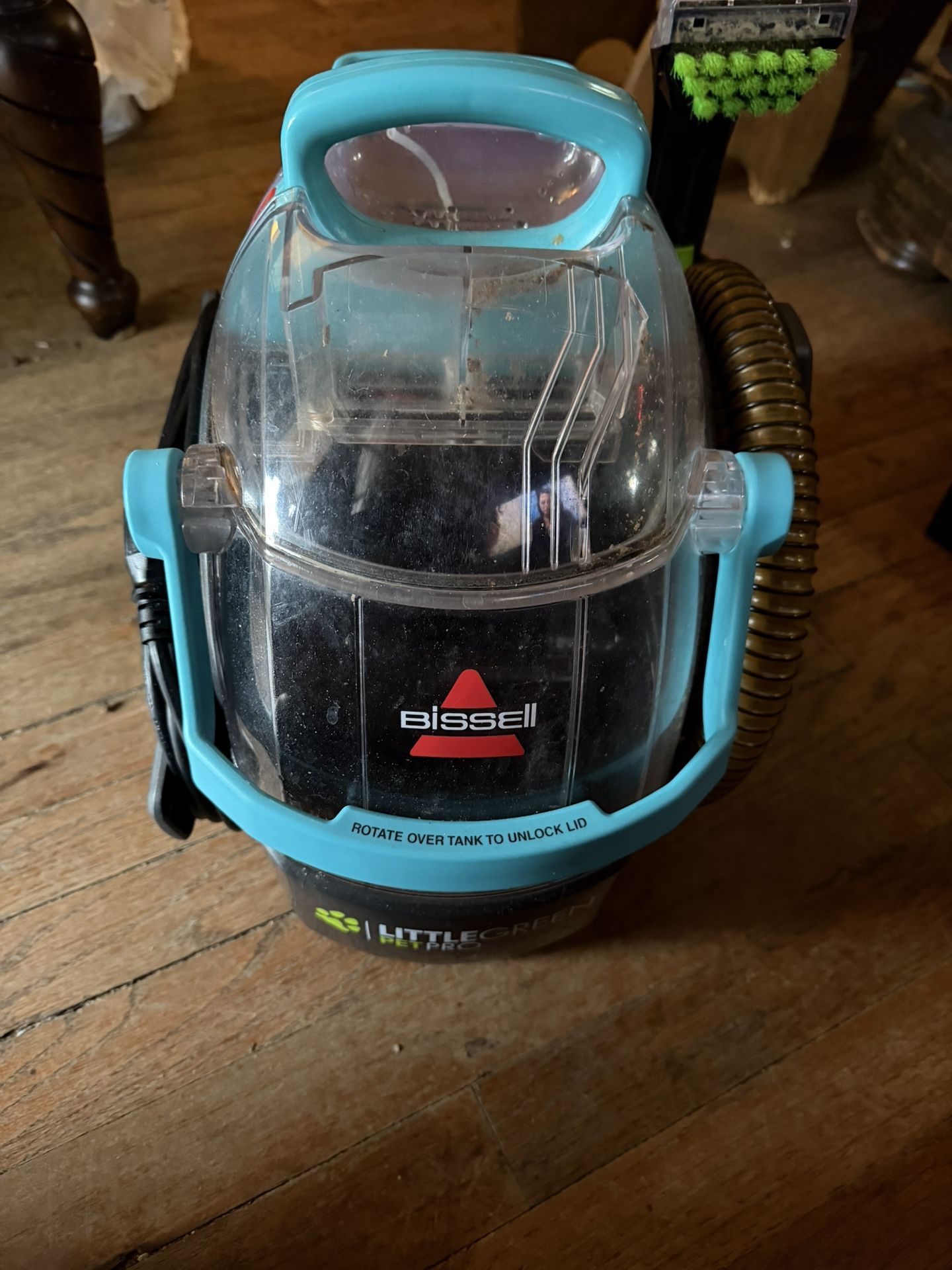 Bissell Carpet Shampooer 