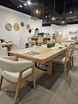 7-Pc Extendable Dining Table with Upholstered Chair 