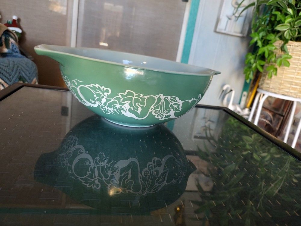 Pyrex Bowl