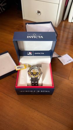 padres invicta watch