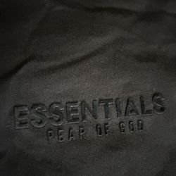 black essential shorts 