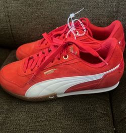 Puma Puma Bella Donna Red Suede Sneakers with White Formstripe size 6
