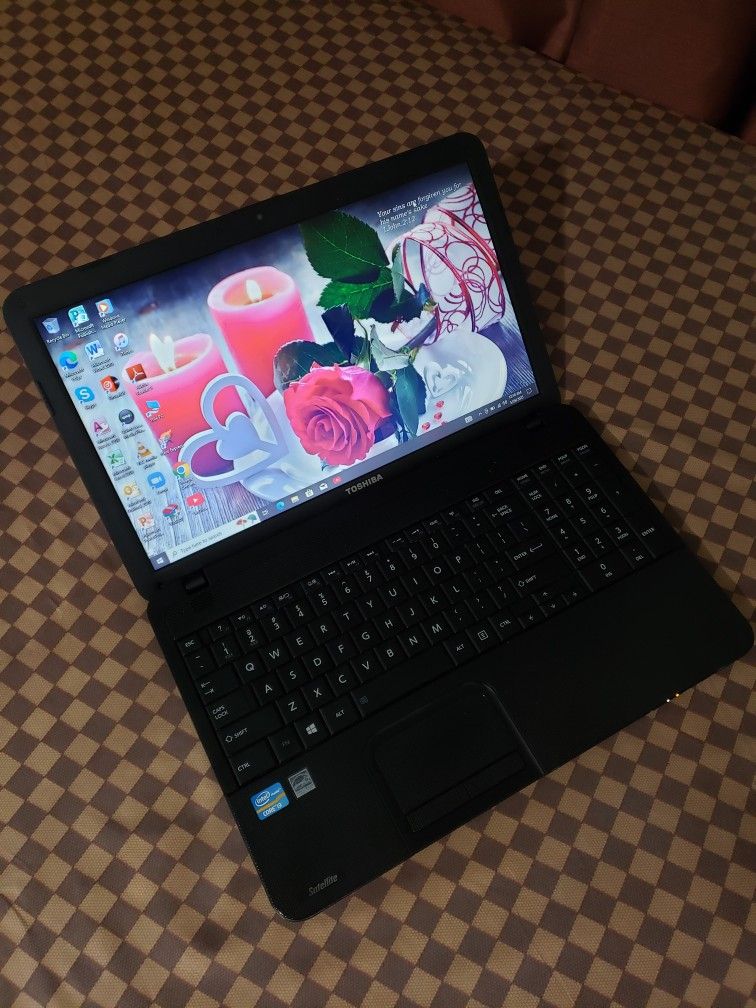 15.6"inch Intel Core i3 Toshiba Laptop, 500GB HDD, 4GB RAM, Inbuilt Bluetooth, HDMI, DVD RW📀 And a WebCam. Windows 10 Installed.