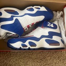 Brand New Nike Youth Size 6 1/2