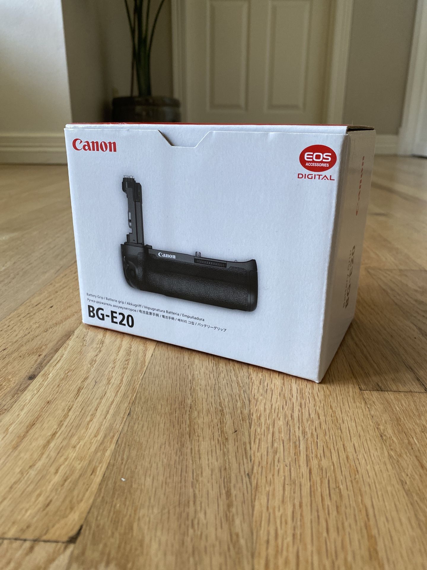 Canon Battery Grip BG-E20 (brand new)