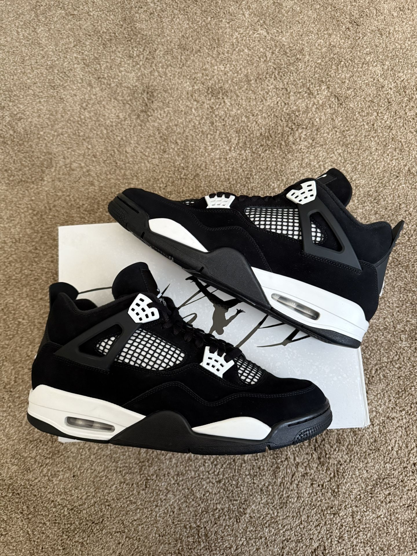 Jordan 4 White Thunder