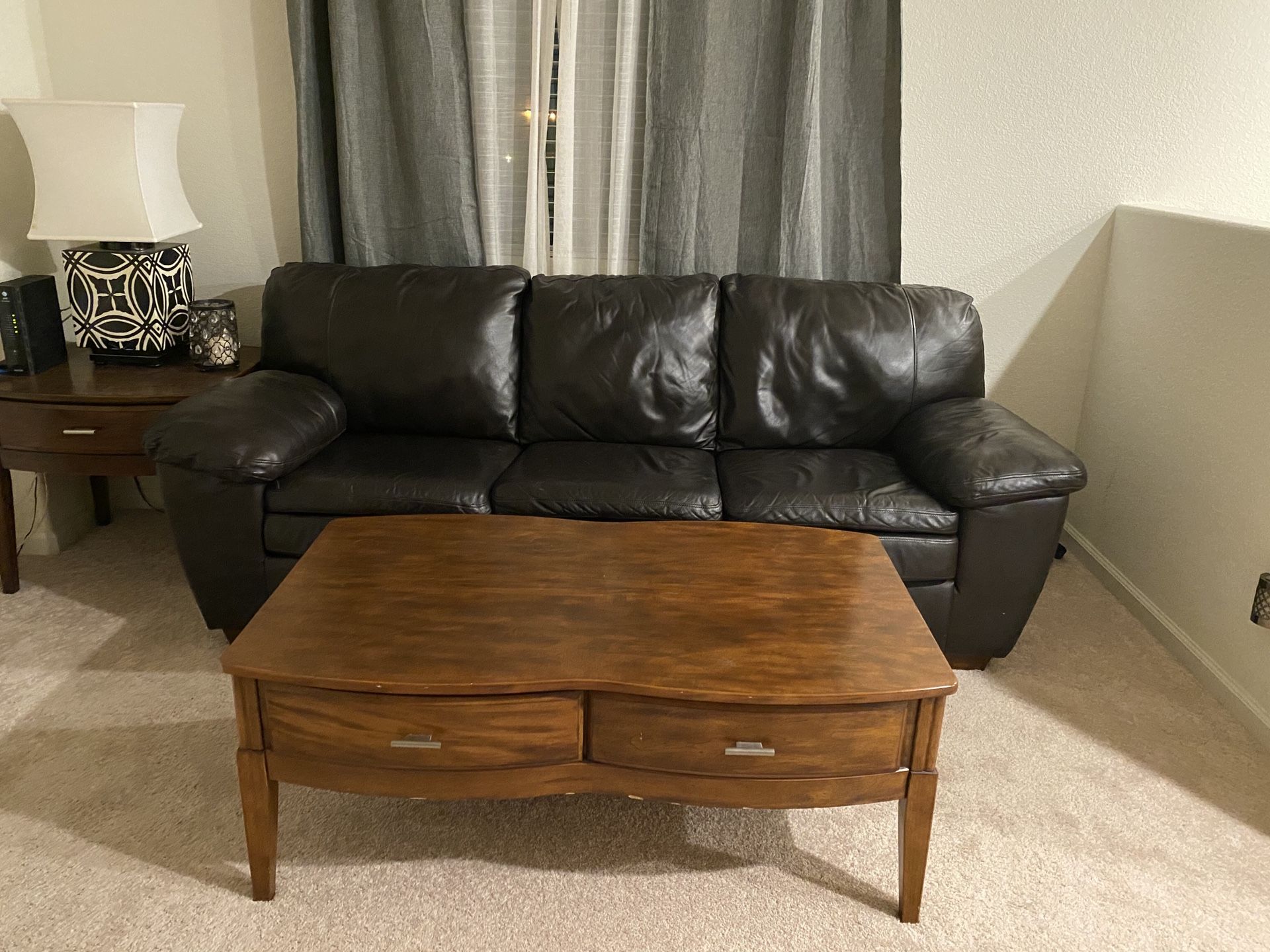 Coffee table 25$