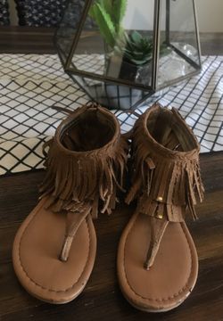 Girls shoes
