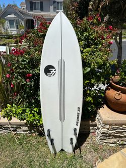 5’8” Quad - Sick Fish Model Surfboard - With Fins - XLNT Condition