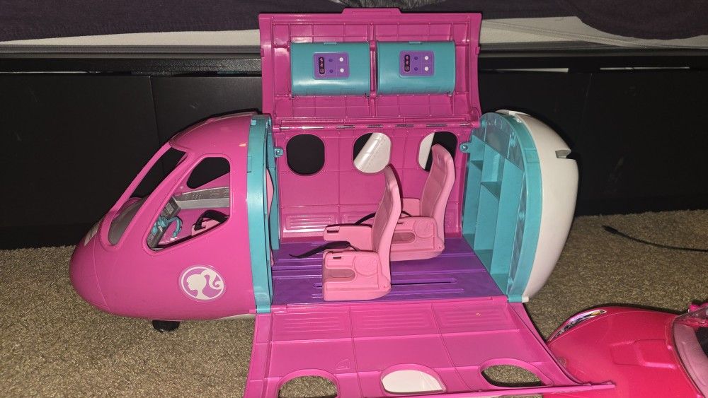 Mattel BARBIE Pink Passport Glamour Vacation Jet Airplane Plane And Car Barbie