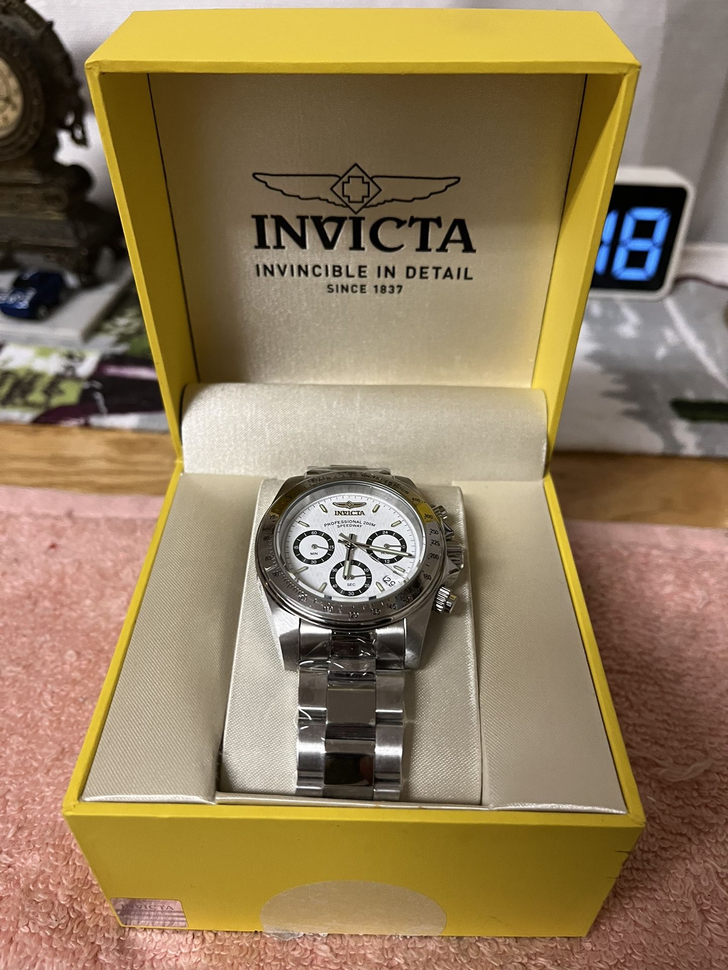 INVICTA WACH NEW