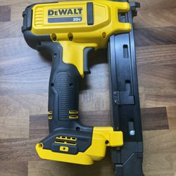 20V MAX Lithium-lon Cordless Cable Stapler (Tool Only)