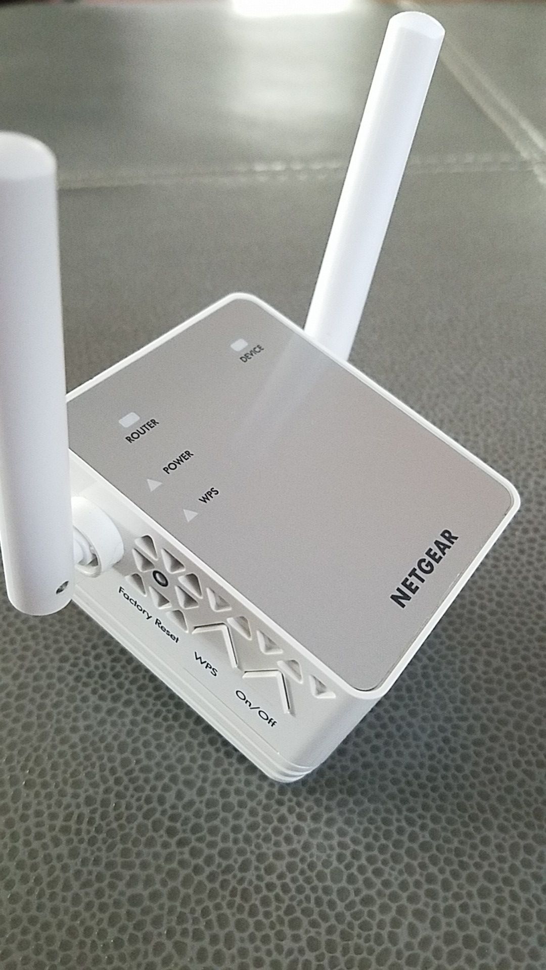 Netgear AC750 WiFi Router Range Extender Model: EX3700