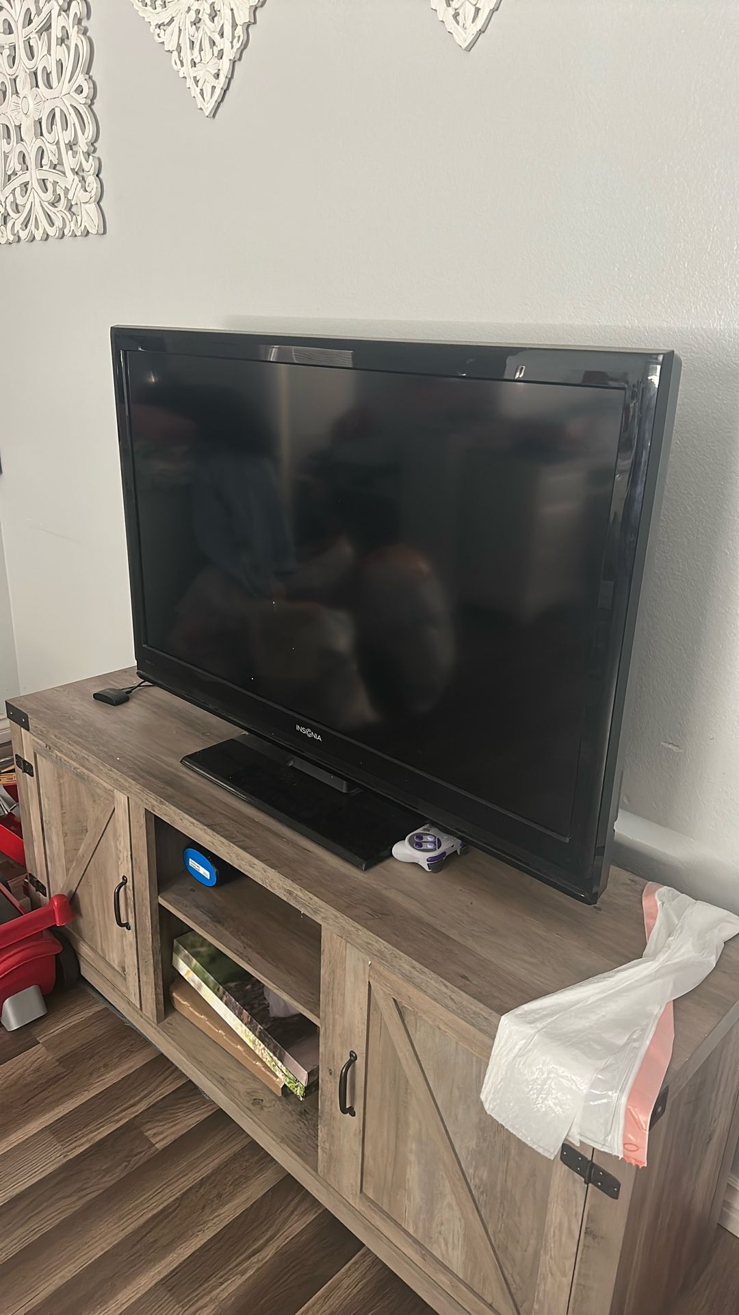 TV / Electronics