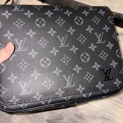 LV District PM Messenger Bag 